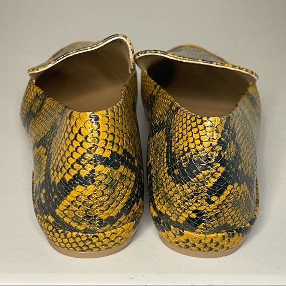Steven by Steve Madden Haylie snake print pointed toe loafers size 8 and… - Picture 4 of 12